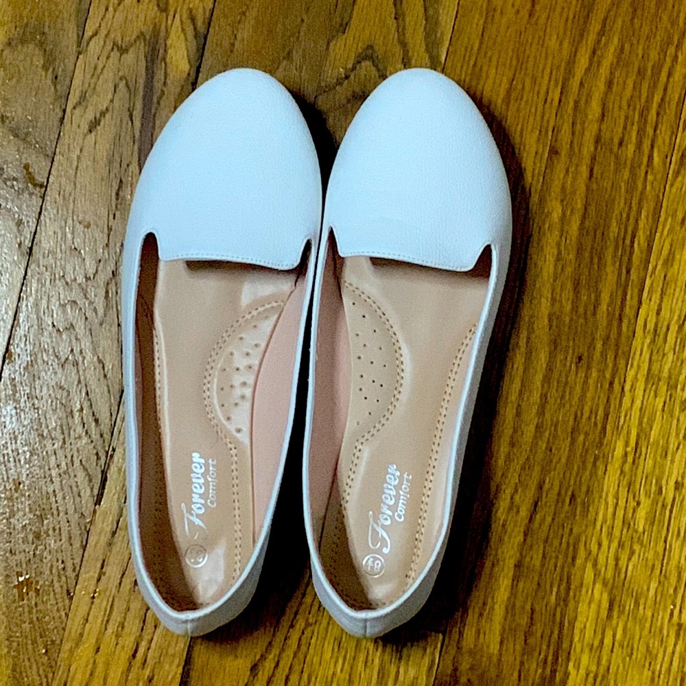 Cute Womens flats size 8 1/2